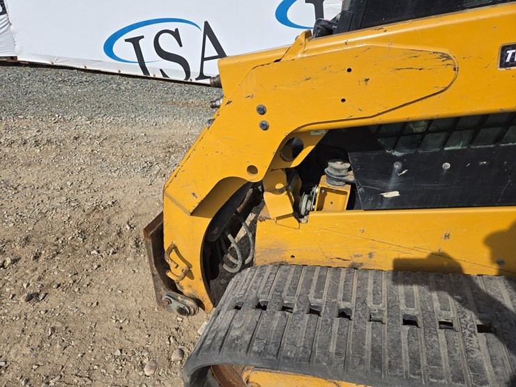 2019-caterpillar-259d3-image-16