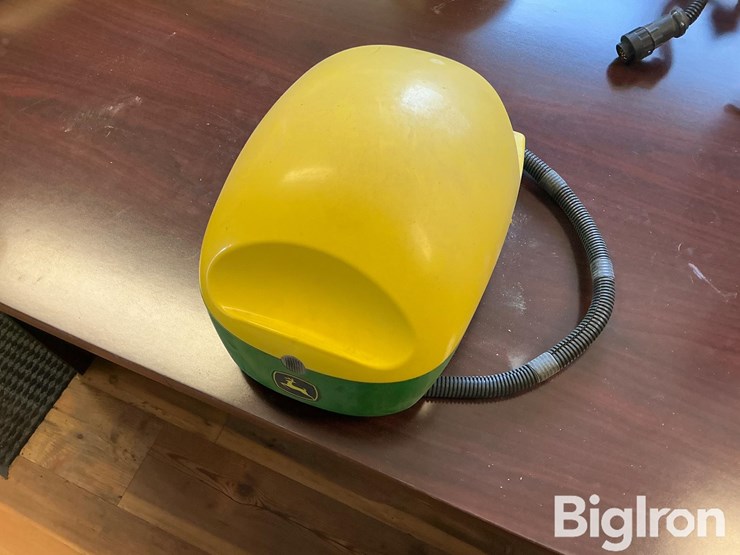 2021-john-deere-6000-image-1