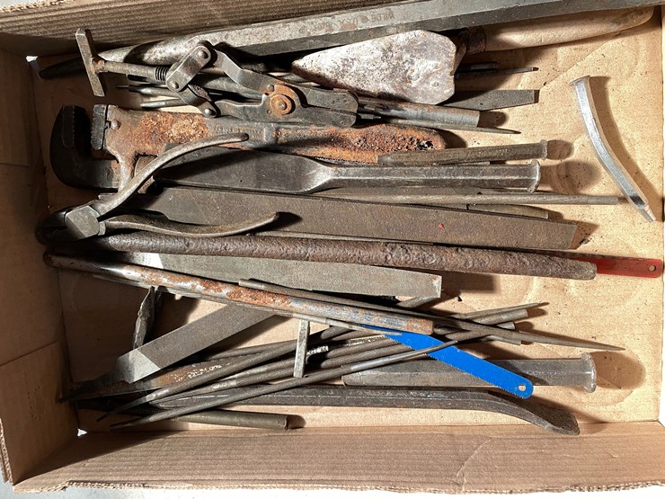 #2525-•-vinyl-chisels,-punches,-and-more-image-4