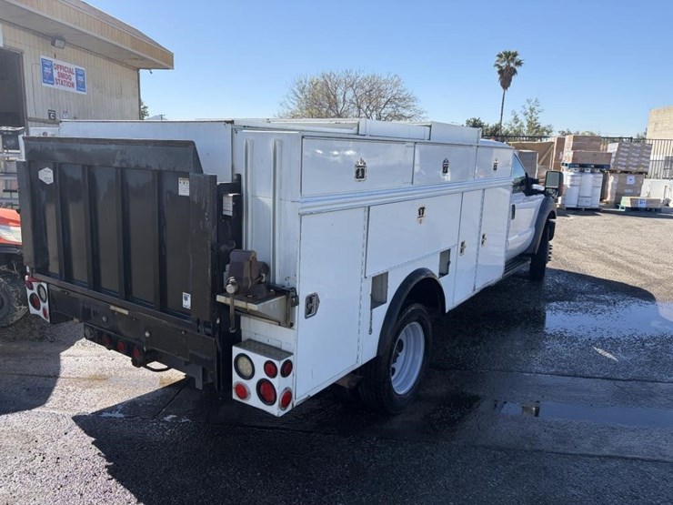 2016-ford-f550-image-3