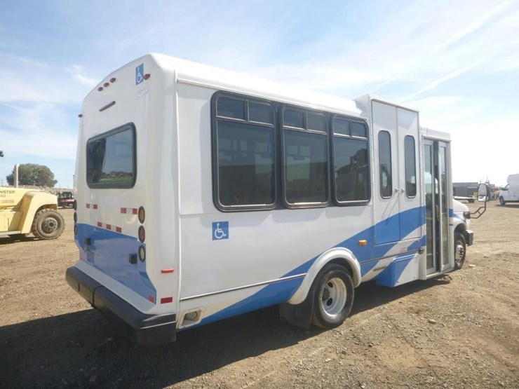 2014-ford-e450-image-3