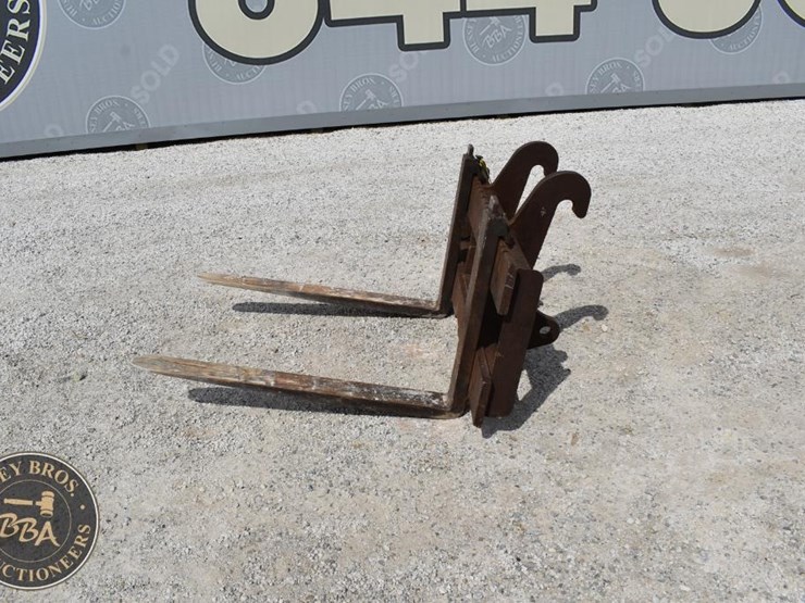 caterpillar-420e-image-3