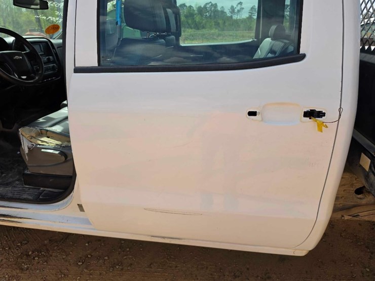 2015-chevrolet-silverado-3500-image-10