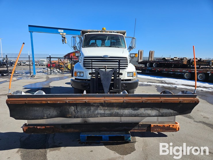 2009-sterling-l9500-image-2