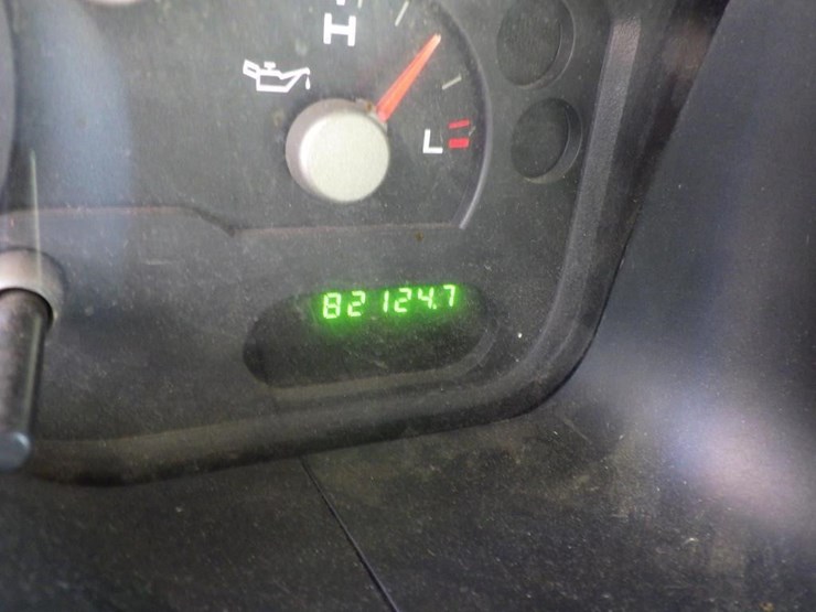 2004-ford-explorer-image-14