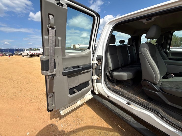 2018-ford-f150-xl-image-8