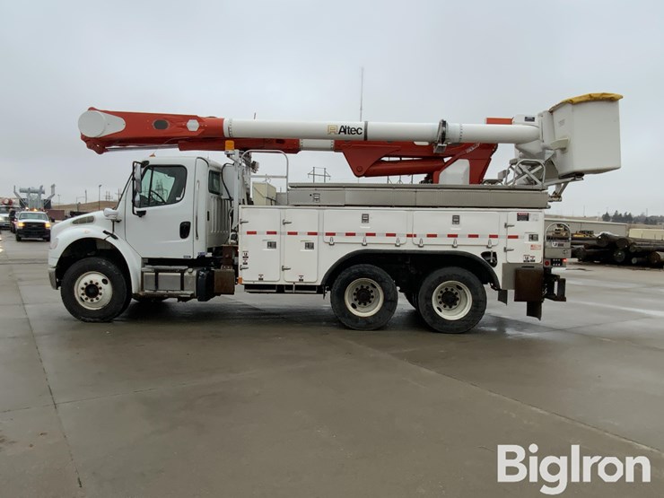 2014-freightliner-m2-106-image-16