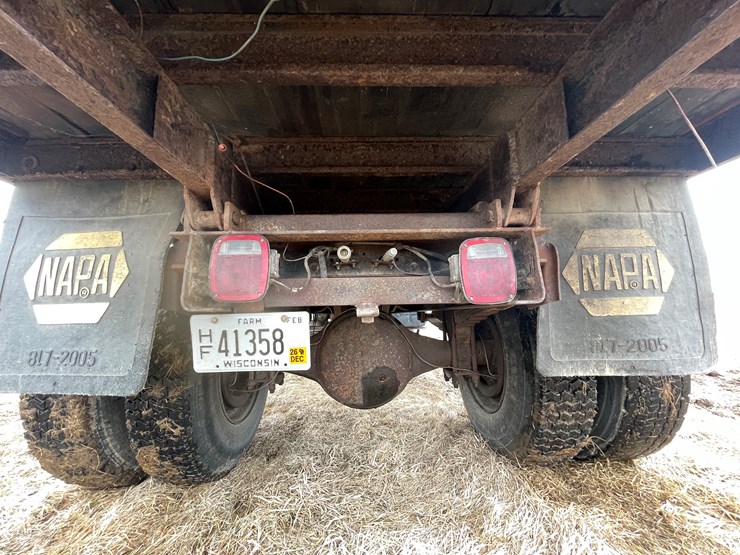 #113-•-1982-international-1754-single-axle-grain-truck-(has-wi-title)-image-31