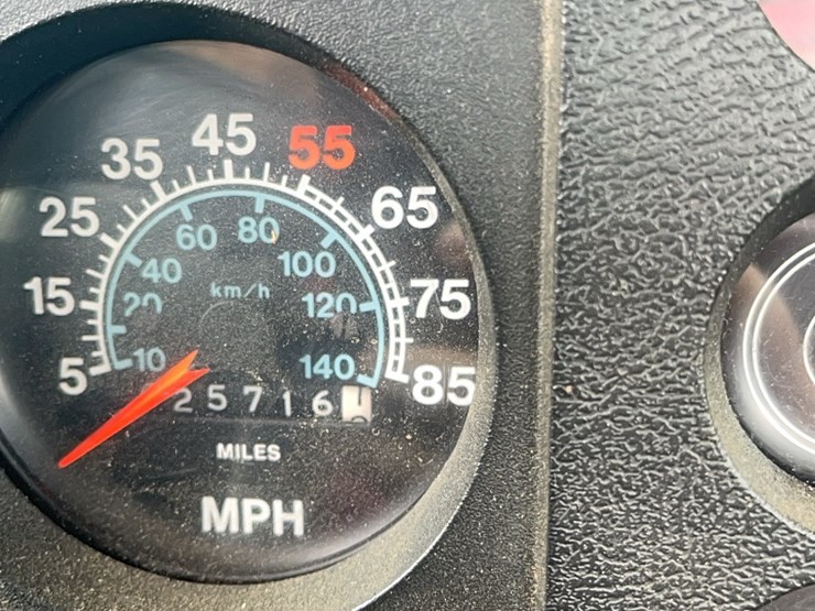 international-s1900-image-14