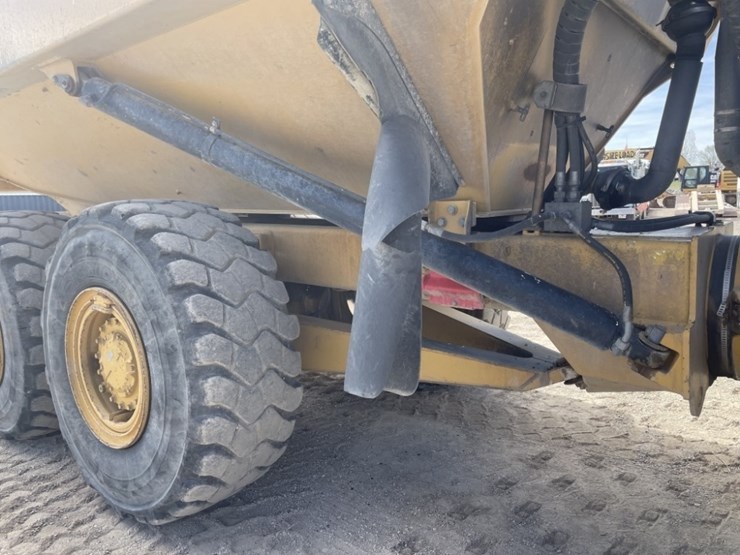 caterpillar-730-image-21