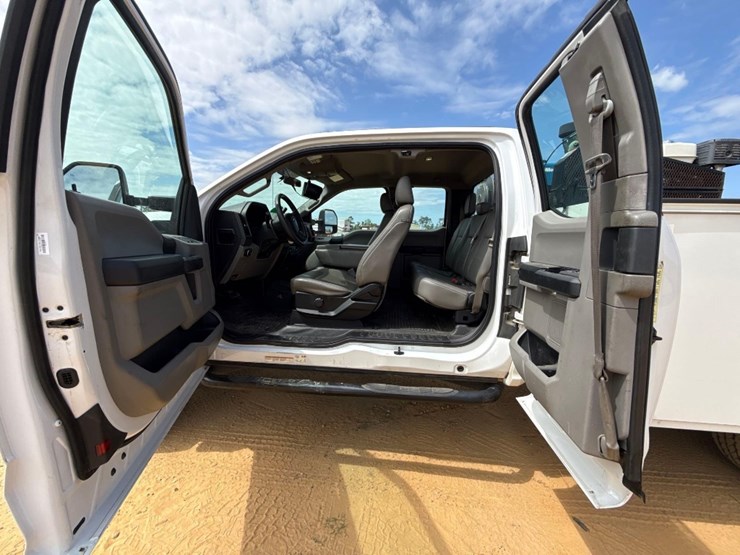 2017-ford-f450-xl-image-19