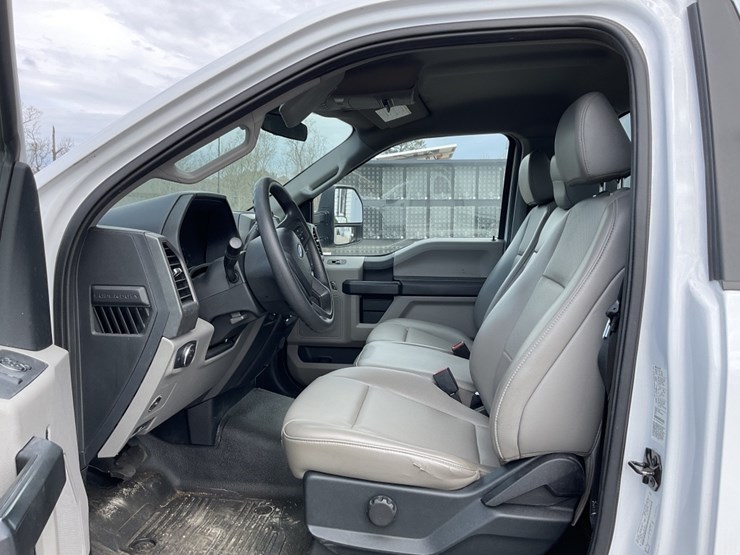 2021-ford-f550-xl-image-8