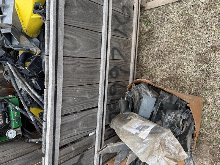 john-deere-seedtubes-w/sensor-&-mini-hoppers-image-13