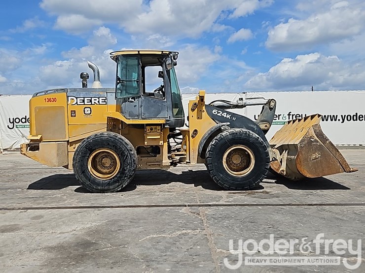 2017-deere-624k-image-6