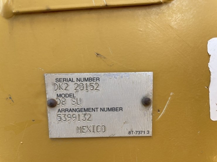 2015-caterpillar-d8t-image-13