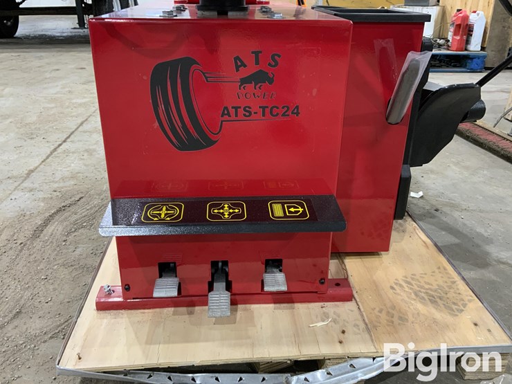 2025-massey-ferguson-730-image-9