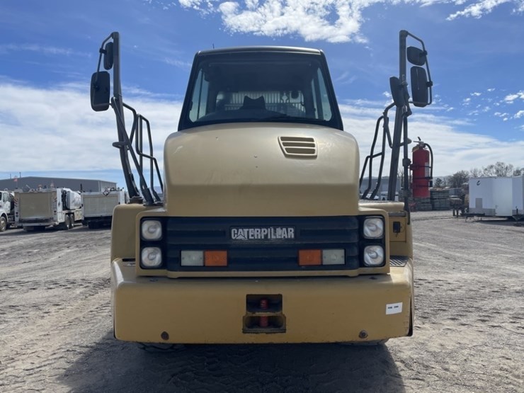 caterpillar-730-image-8