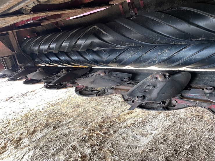 2015-new-holland-313-image-27