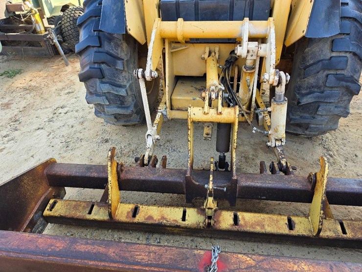 john-deere-210-image-5