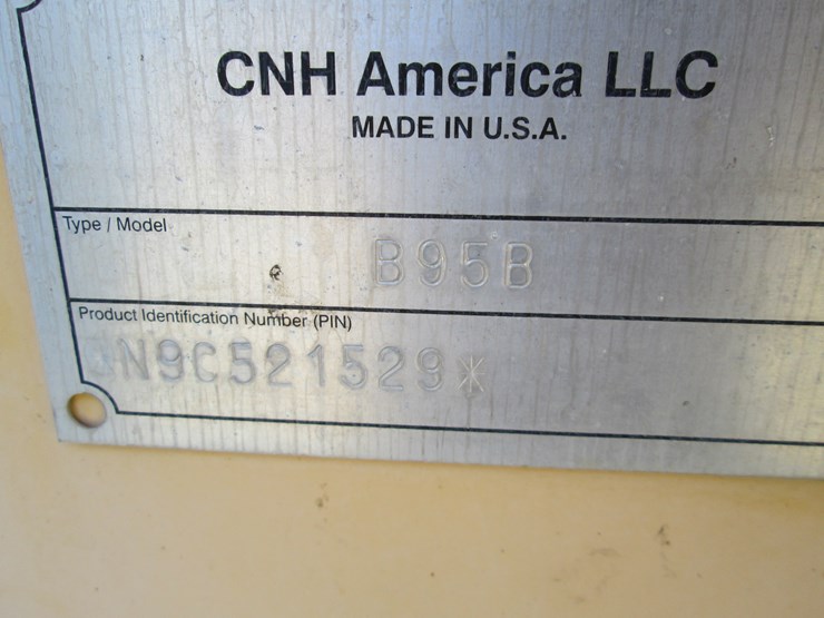 new-holland-b95b-image-49