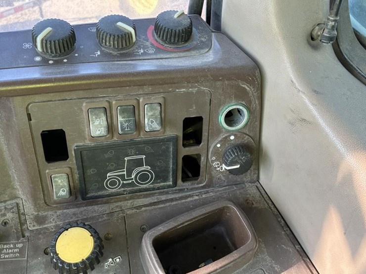 2004-john-deere-6420-image-29