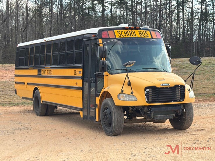 2008-thomas-saf-t-liner-c2-image-1