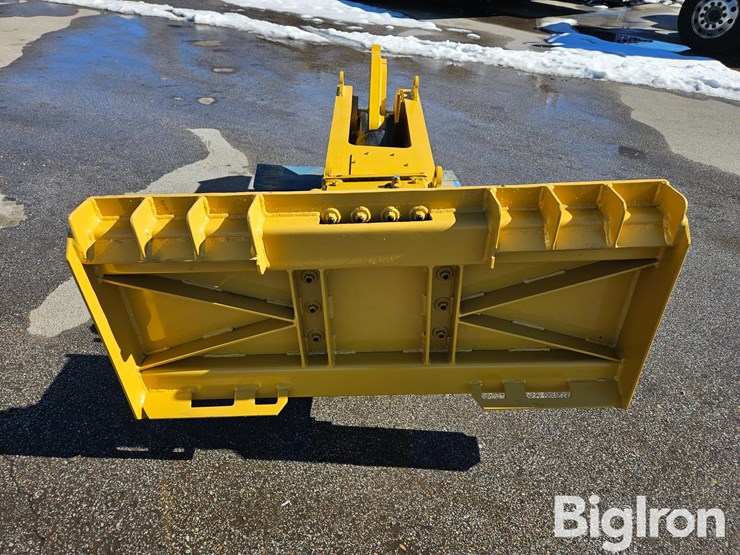 2025-massey-ferguson-730-image-6