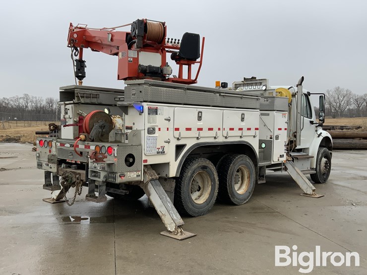 2015-freightliner-m2-106-image-5