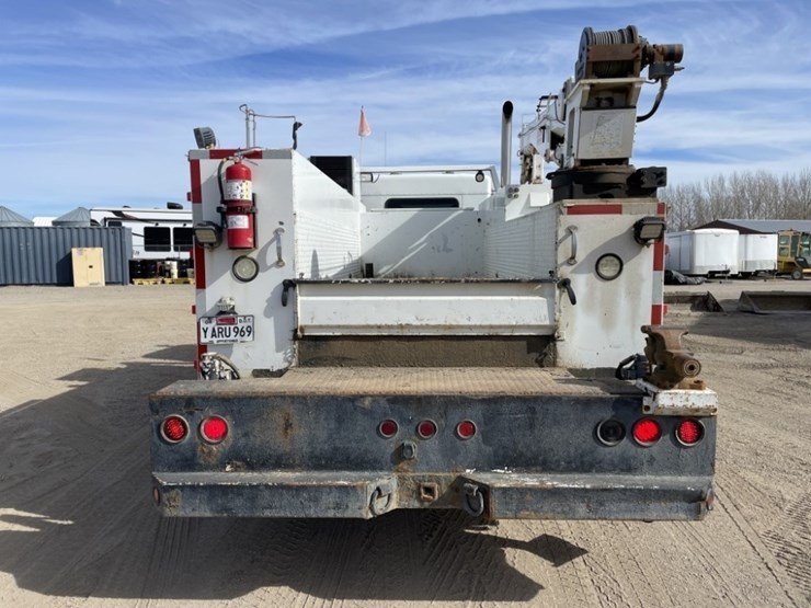 2006-kenworth-t300-image-4