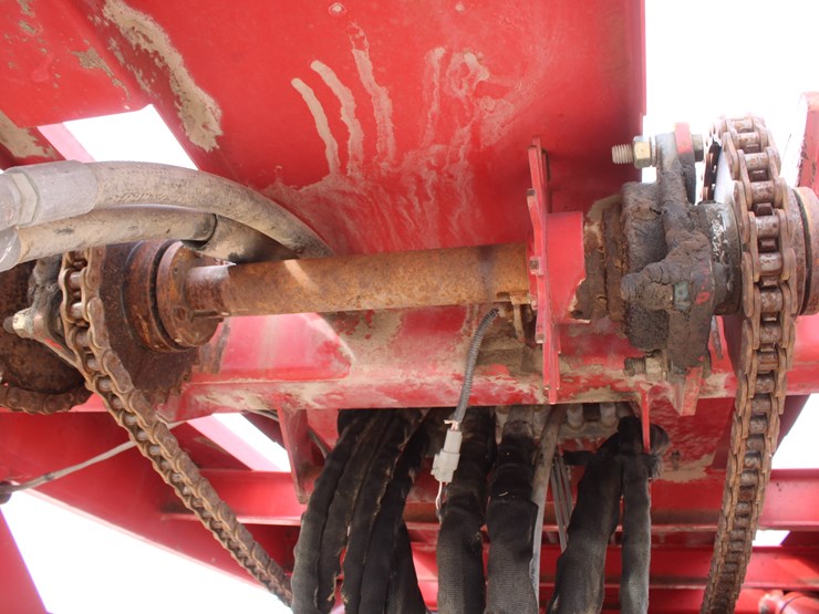 #1064-•-2009-morris-mfg-pro-ag-auto-align-bale-runner-16k-image-44