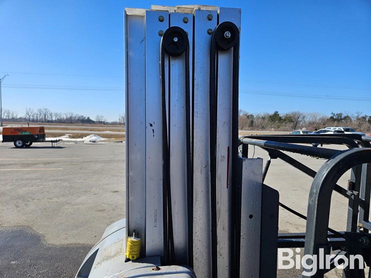 2016-jlg-20mvl-image-10