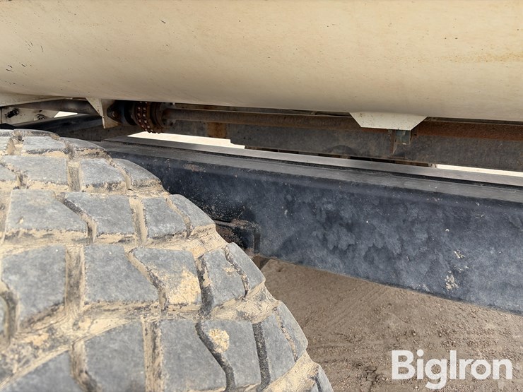 roto-mix-540-14xd-feed-wagon-image-13