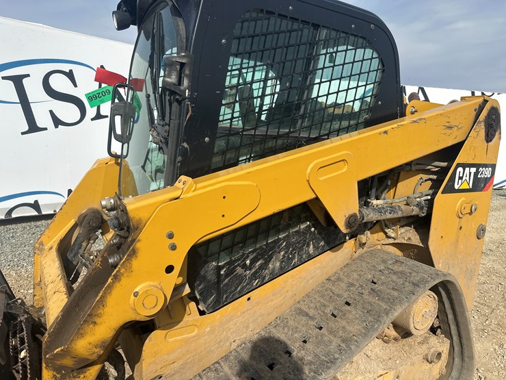 2017-caterpillar-239d-image-18