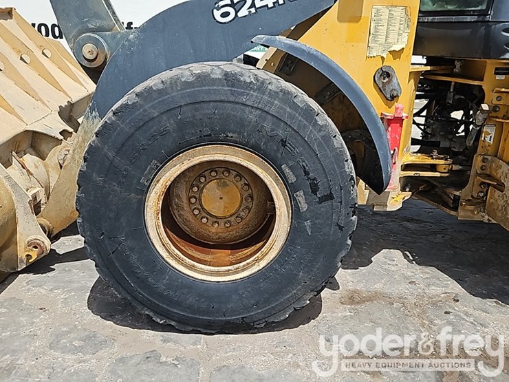 2017-deere-624k-image-18