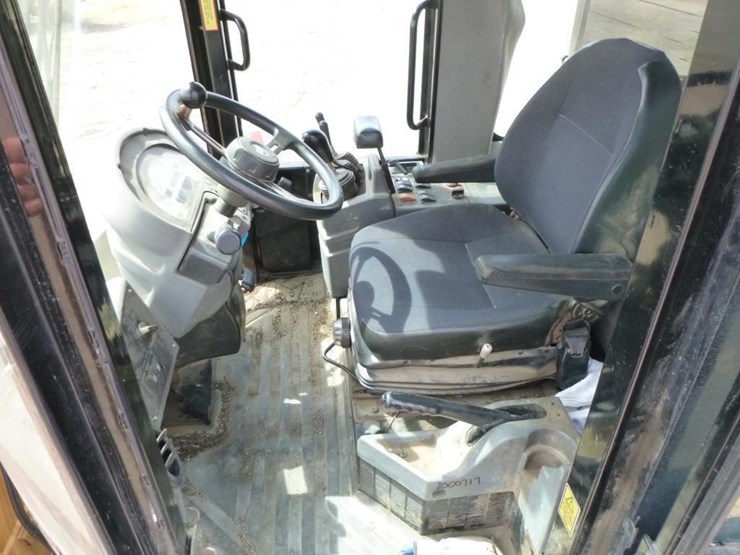 2004-caterpillar-924gz-image-8