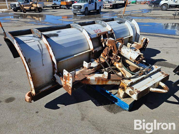 2009-sterling-l9500-image-16