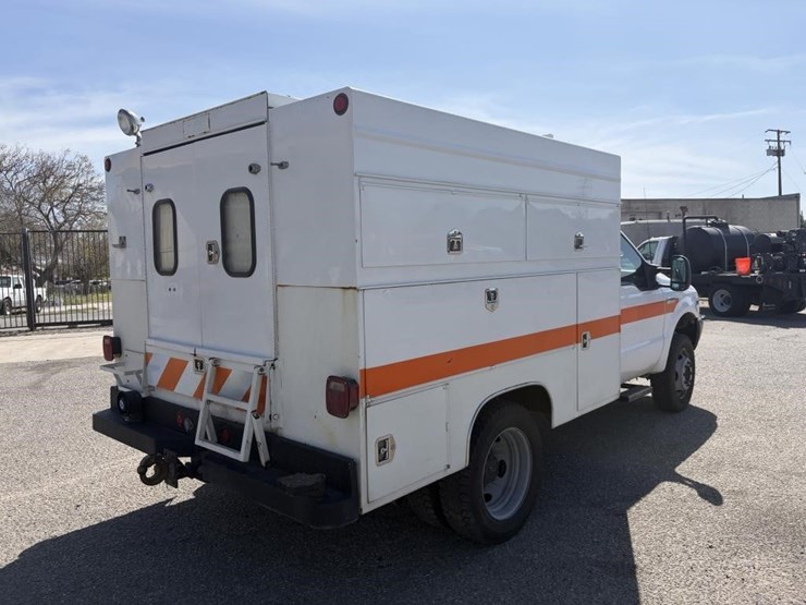 2002-ford-f450-image-3