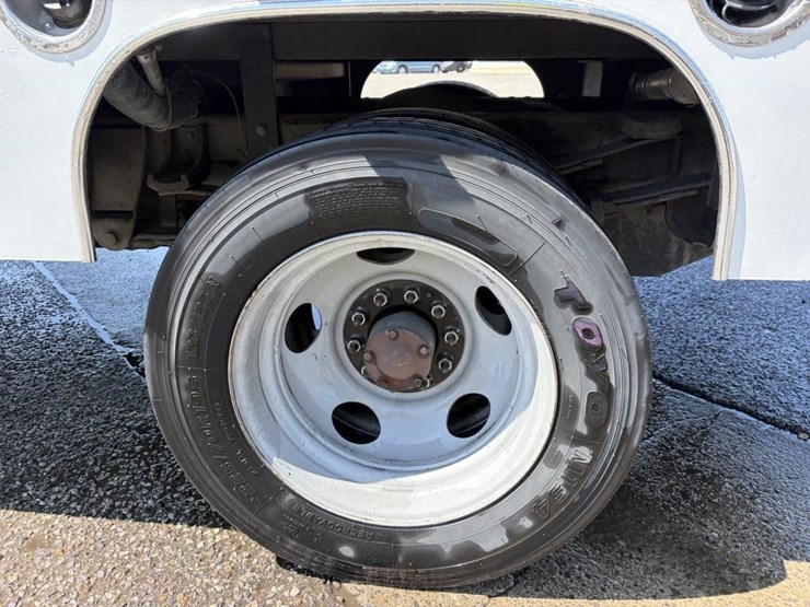 2002-chevrolet-3500hd-image-5