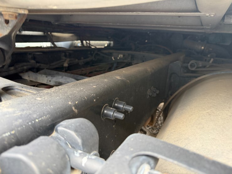 2018-freightliner-122sd-image-56