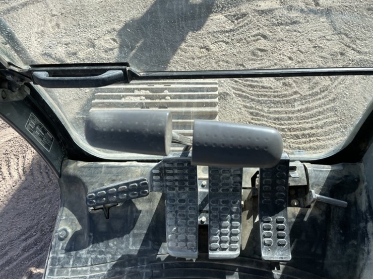 2012-deere-250g-lc-image-47