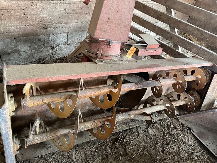 #2385-•-new-idea-avco-snowblower-image-4