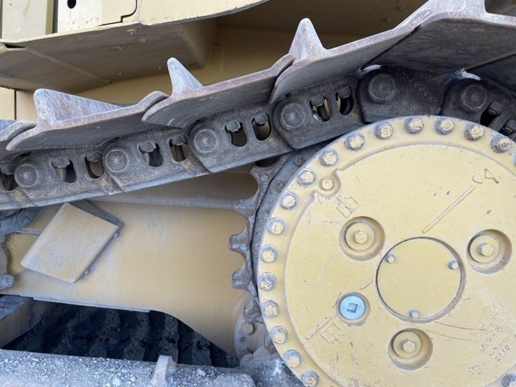 caterpillar-d6t-lgp-image-21