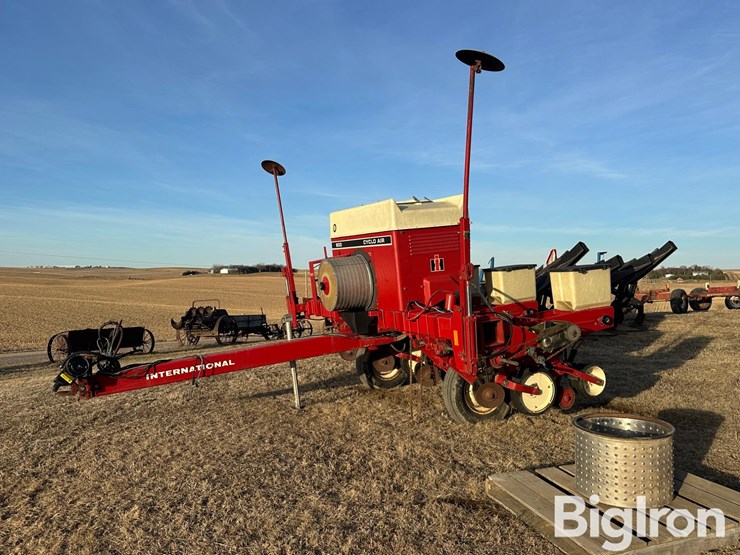 international-800-cyclo-air-image-1