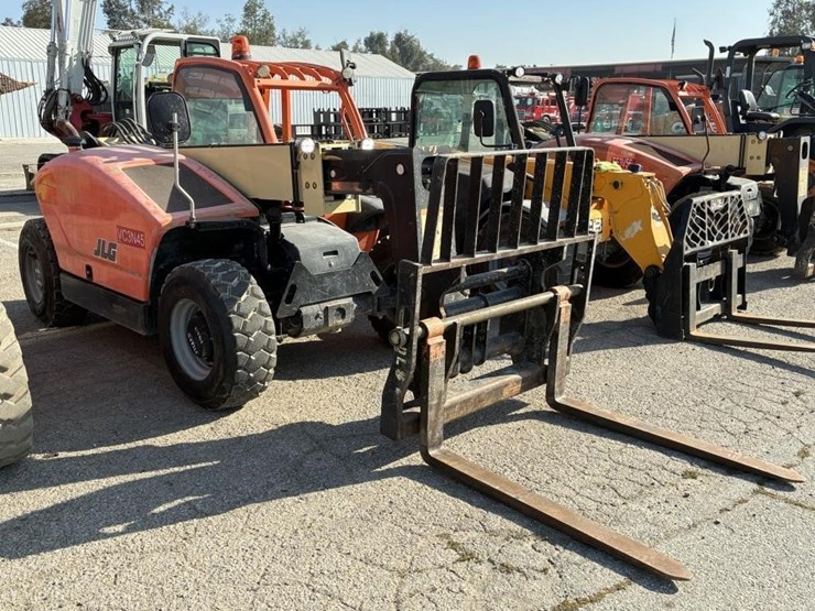 2015-jlg-g5-18a-image-2