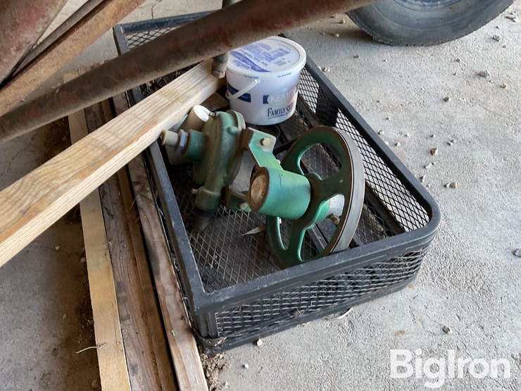 kuker-industries-10-200-pull-type-sprayer-image-14