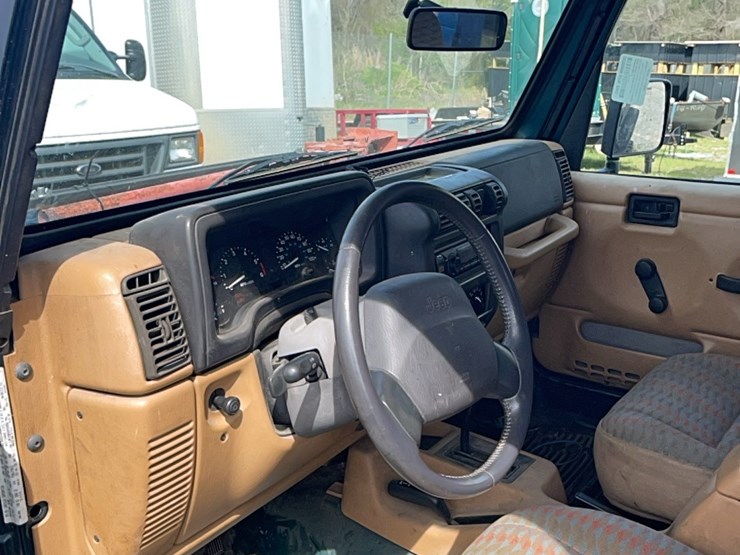 1997-jeep-wrangler-image-9