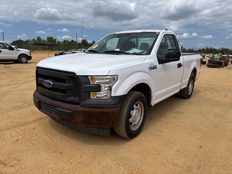 2015-ford-f150-xl-image-2