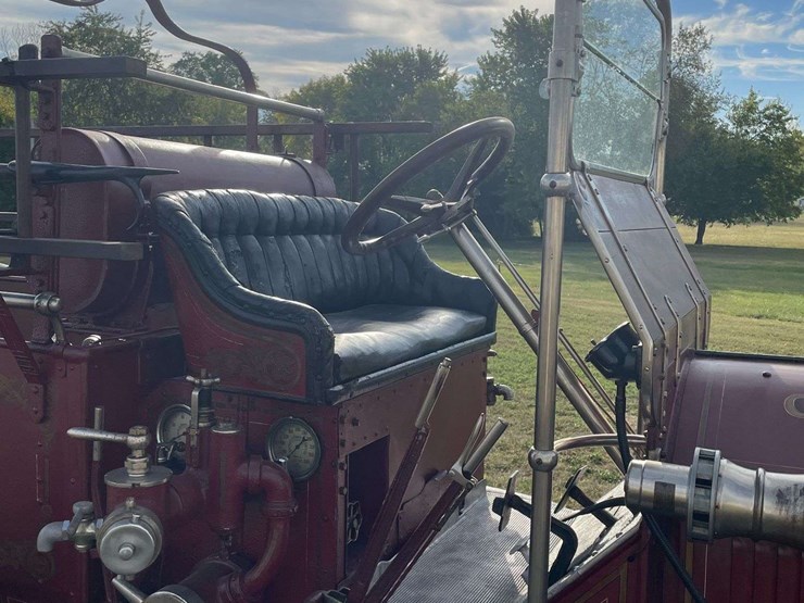 1917-american-la-france-firetruck-image-57