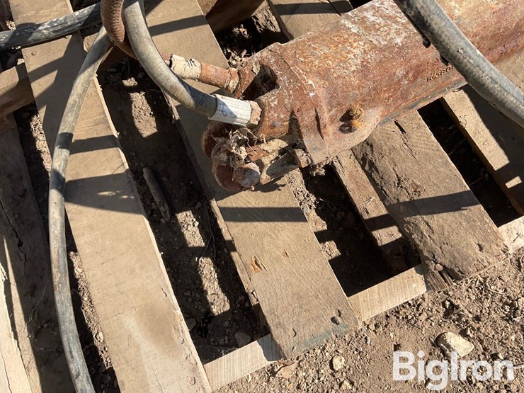 john-deere-8-image-12