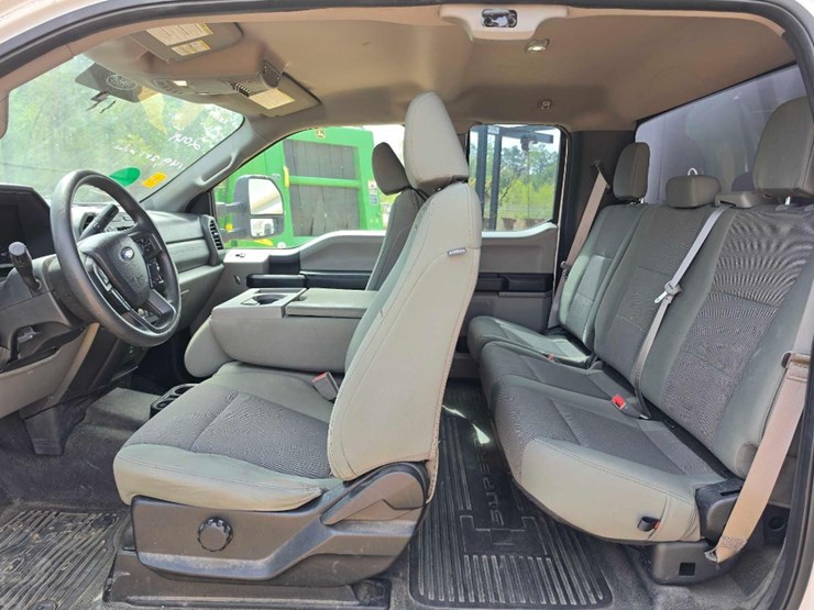 2019-ford-f550-xl-image-11